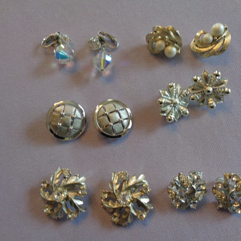 VINTAGE LOT OF 6 CLIPBACK COSTUME JEWLERY EARRINGS